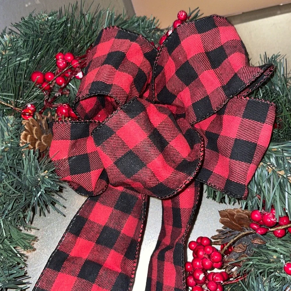 NEW Christmas holiday battery operated wreath with buffalo plaid ribbon 16
